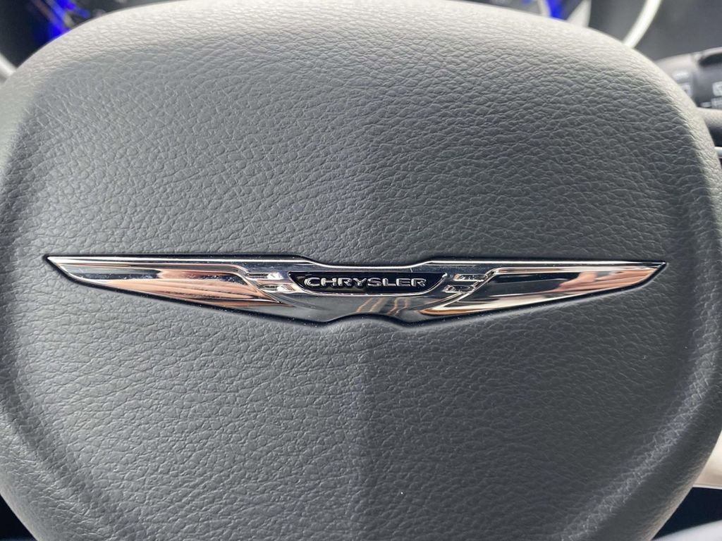 New 2026 Chrysler Pacifica Select image 48