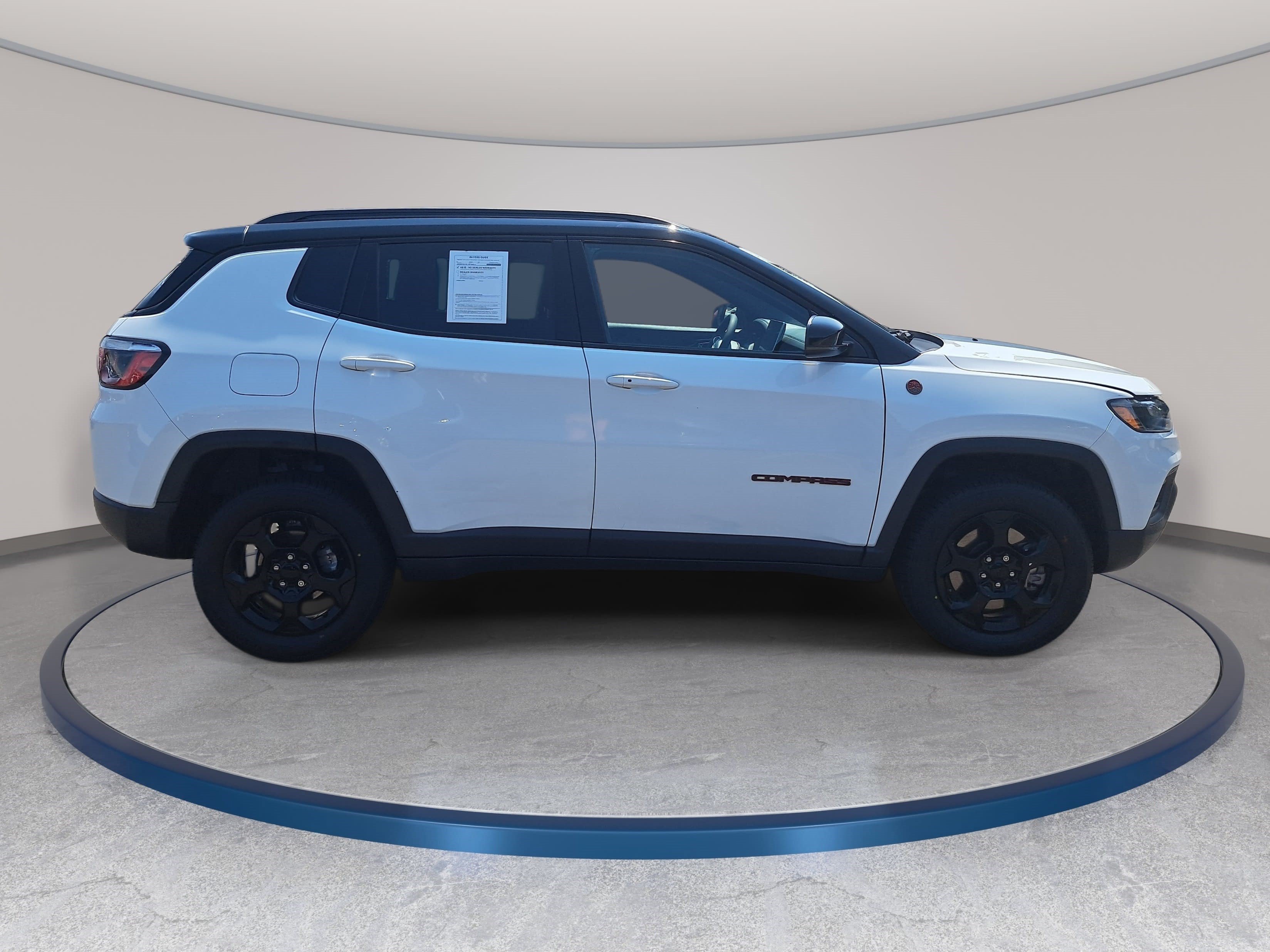 Used 2023 Jeep Compass Trailhawk AWD/4WD image 4