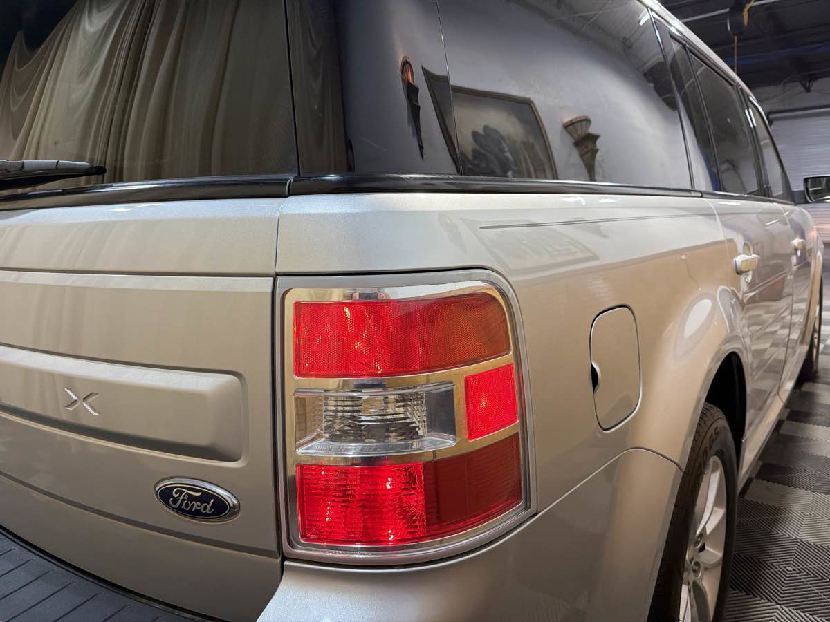 Used 2016 Ford Flex SE image 10