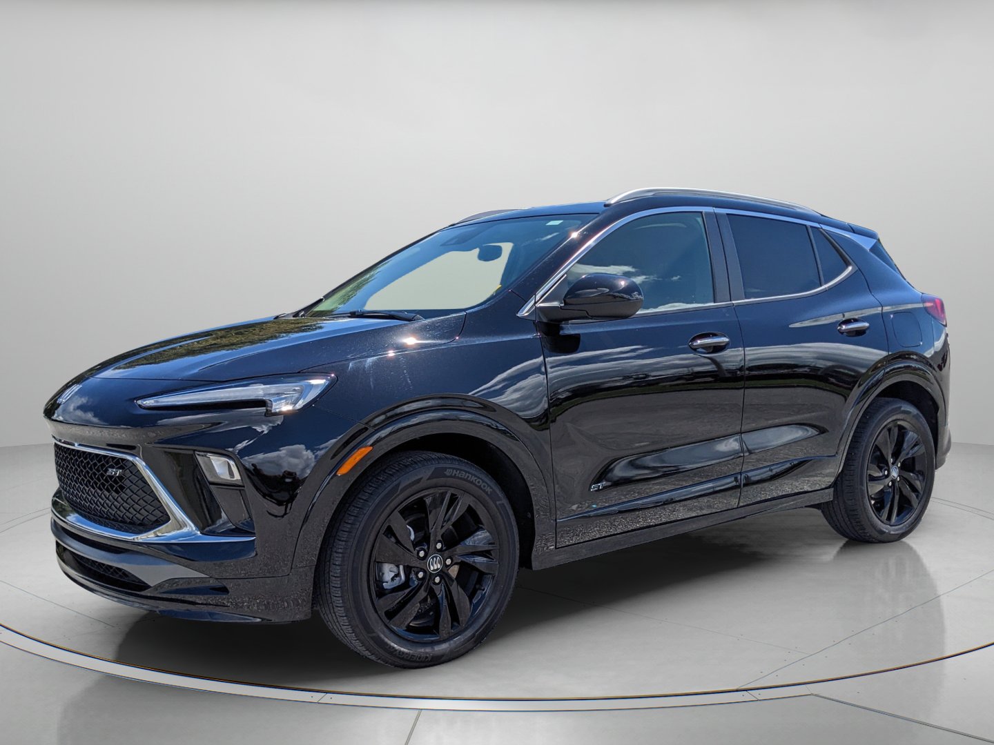 Used 2025 Buick Encore GX Sport Touring w/ Comfort Package FWD image 2