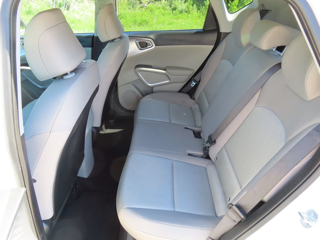 Certified 2025 Kia Soul LX w/ LX Technology Package FWD image 26