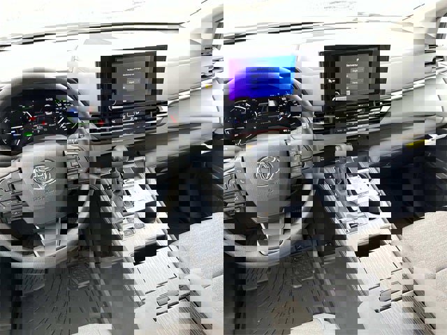 New 2026 Toyota Sienna LE image 14