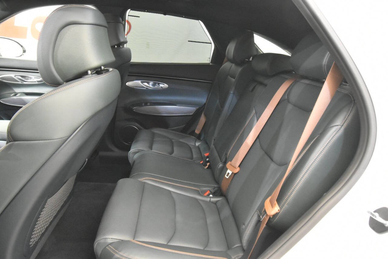 Used 2022 Genesis GV70 2.5T w/ Advanced Package image 14