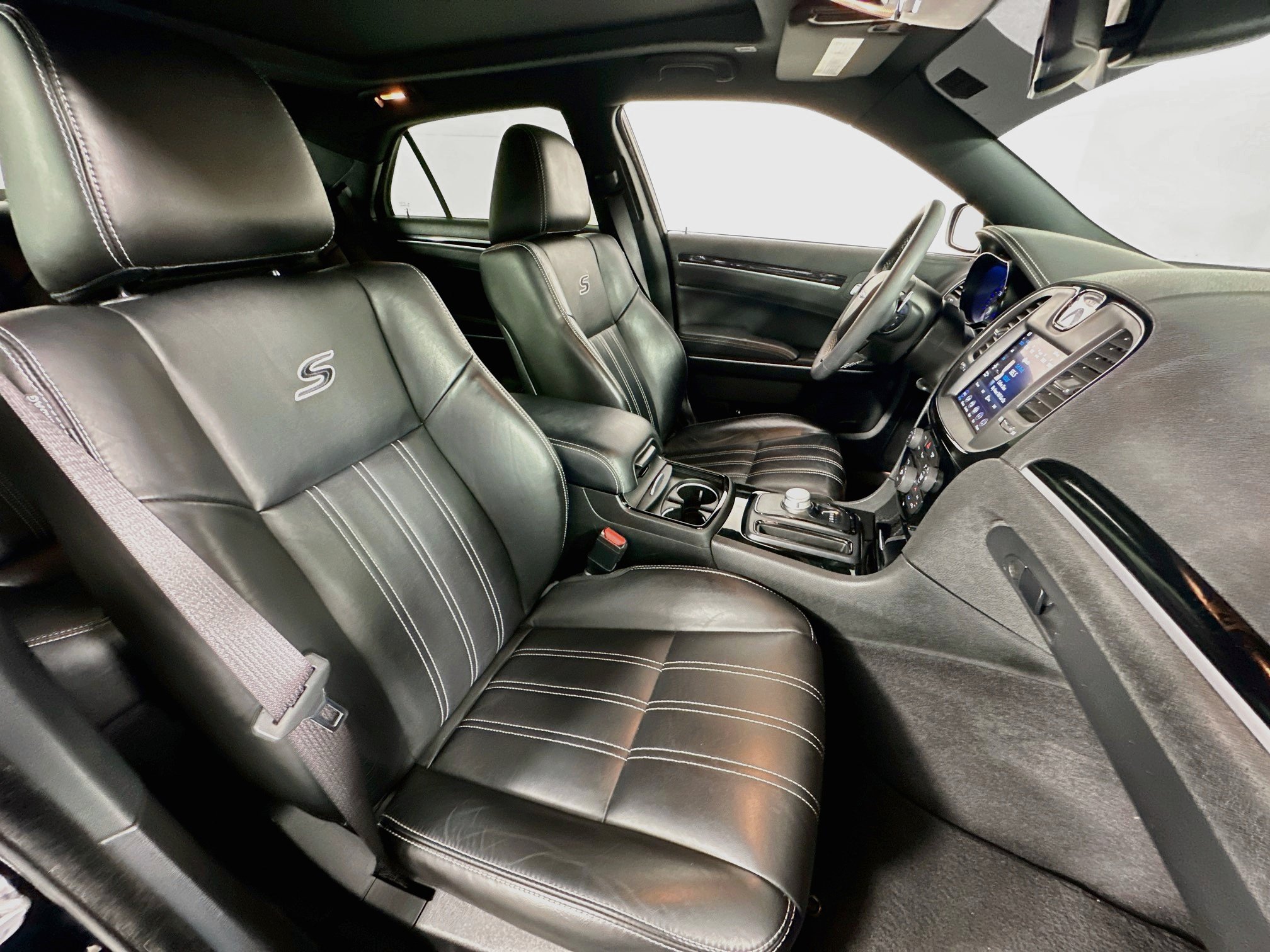 Used 2022 Chrysler 300 S RWD image 29