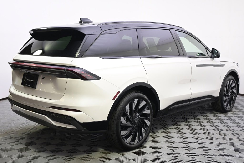 New 2026 Lincoln Nautilus Reserve image 7