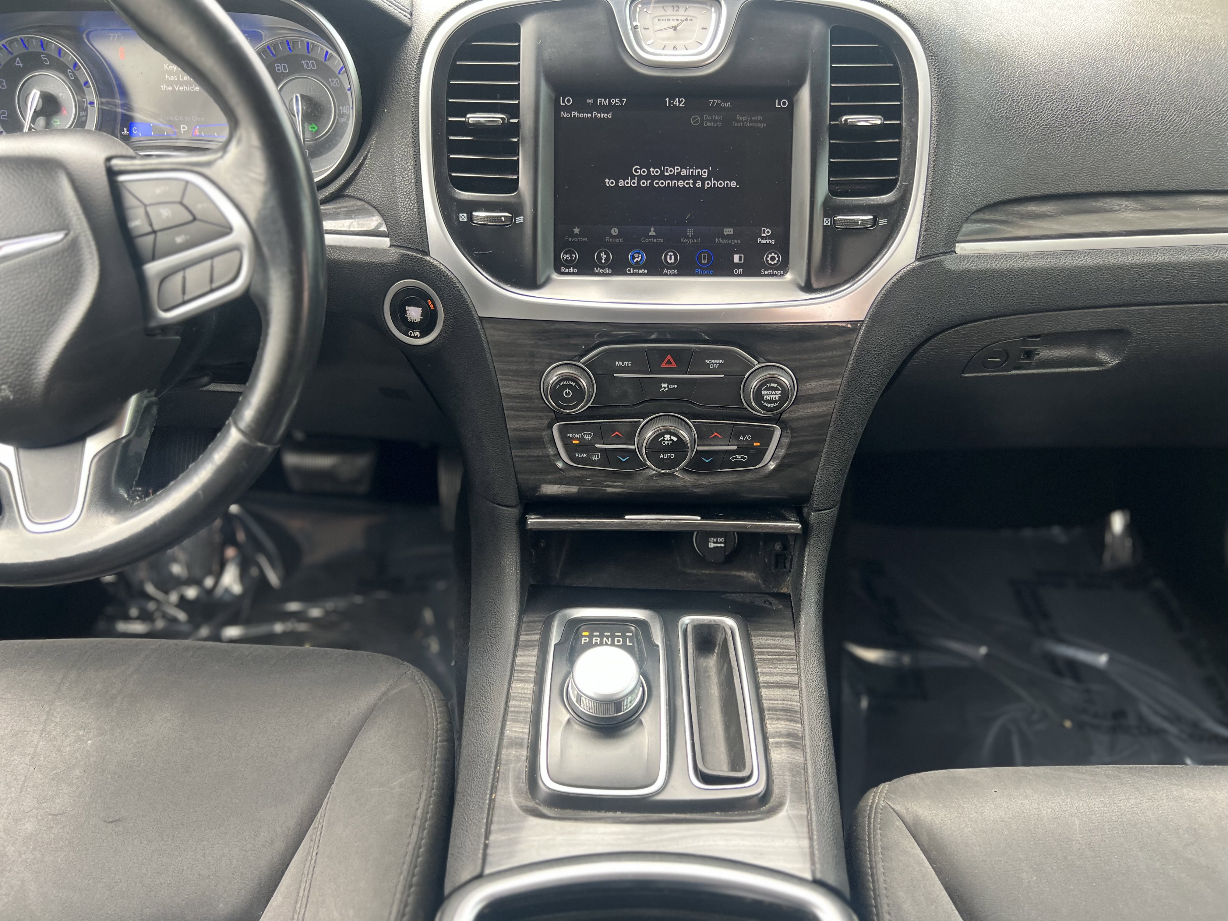 Used 2019 Chrysler 300 Touring w/ Sport Appearance Package image 31