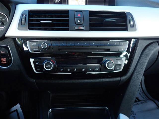 Used 2018 BMW 320i xDrive Sedan AWD/4WD image 18