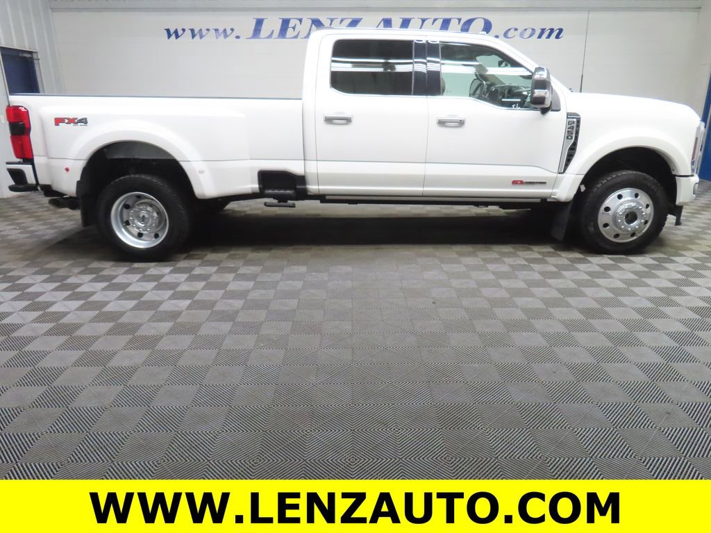 Used 2025 Ford F450 Platinum w/ Platinum Plus Package AWD/4WD image 2