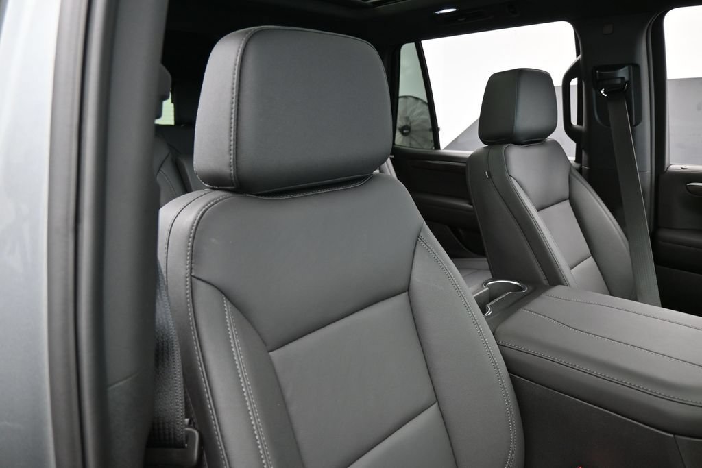Used 2026 Chevrolet Tahoe Z71 w/ Comfort Package AWD/4WD image 49