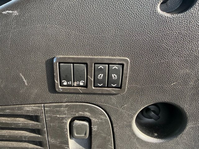 Used 2016 GMC Yukon SLT w/ Open Road Package image 13