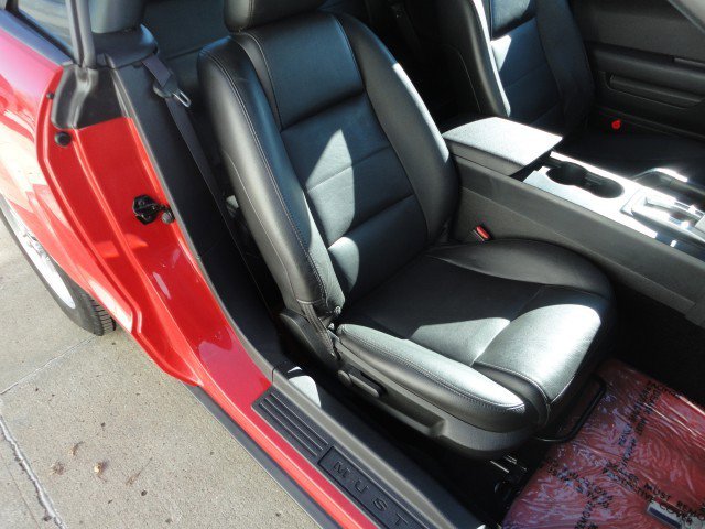 Used 2006 Ford Mustang Convertible image 14