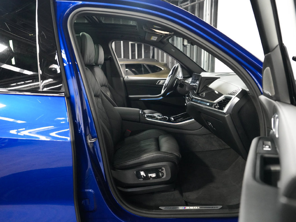 Used 2025 BMW X5 M60i AWD/4WD image 39