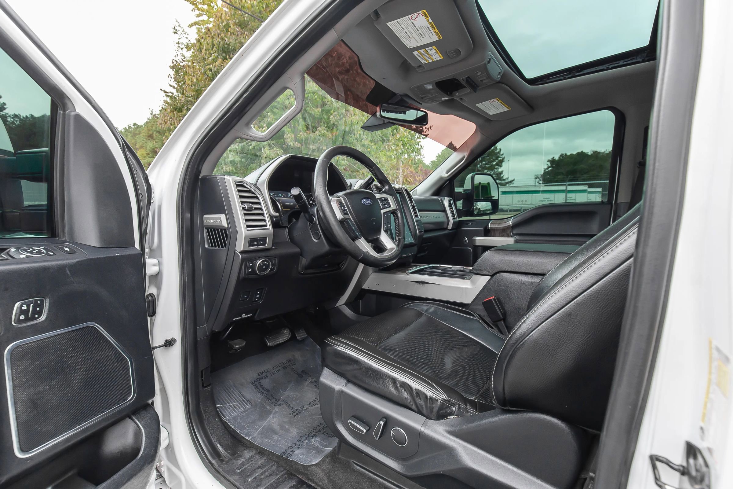 Used 2017 Ford F250 Lariat w/ Lariat Ultimate Package image 16