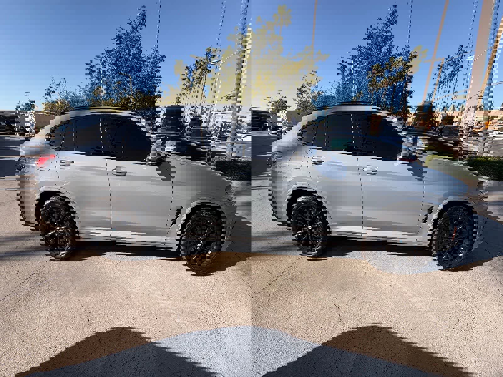 Used 2025 BMW X4 xDrive30i w/ Premium Package image 6