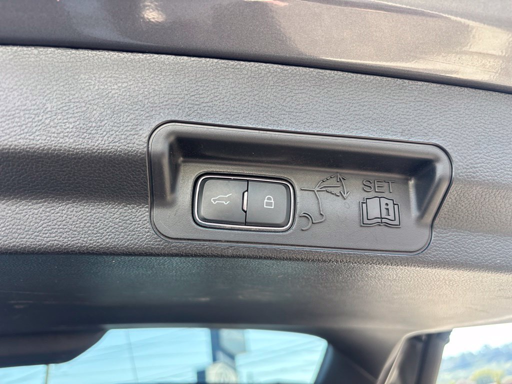 Used 2025 Ford Explorer ST-Line AWD/4WD image 36
