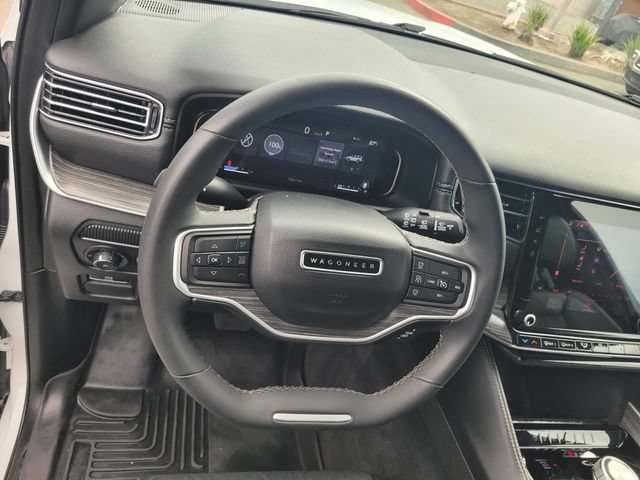 Used 2023 Jeep Wagoneer L Series II AWD/4WD image 29