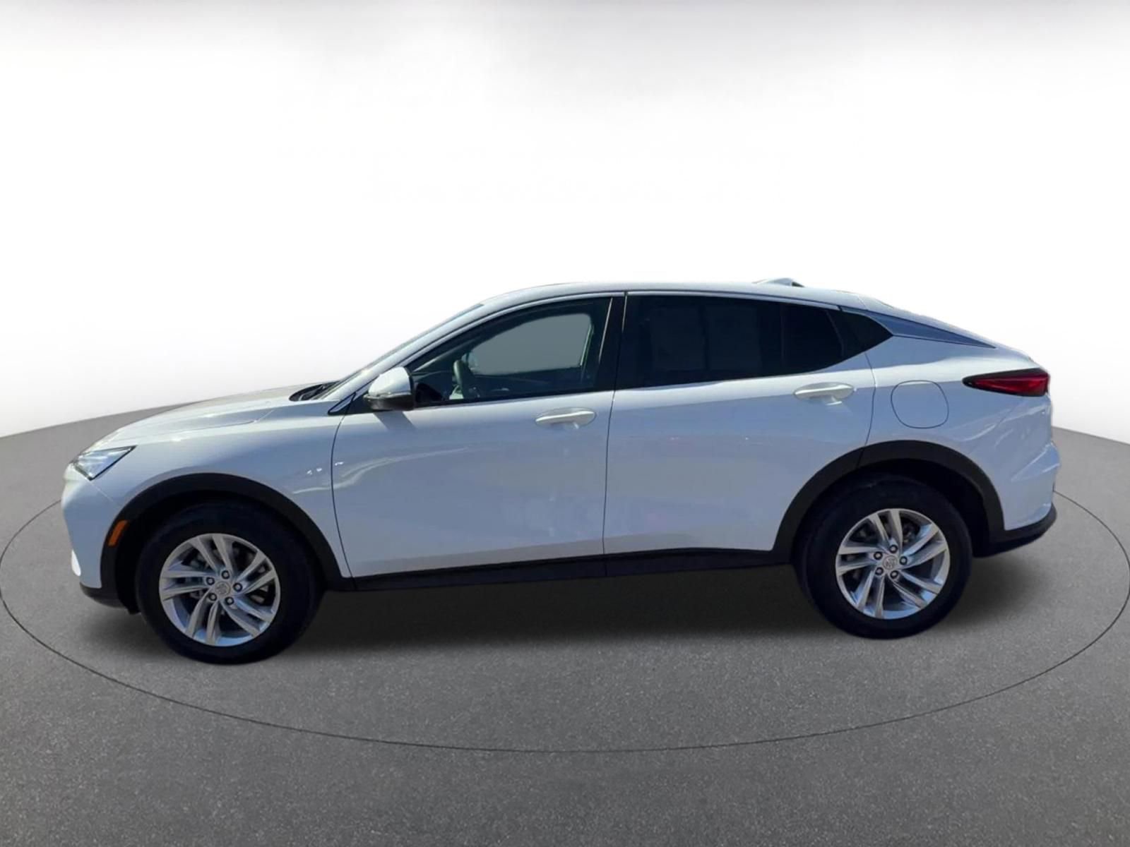 Used 2025 Buick Envista Preferred image 9