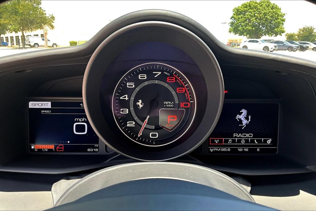 Used 2019 Ferrari 488 GTB RWD image 13