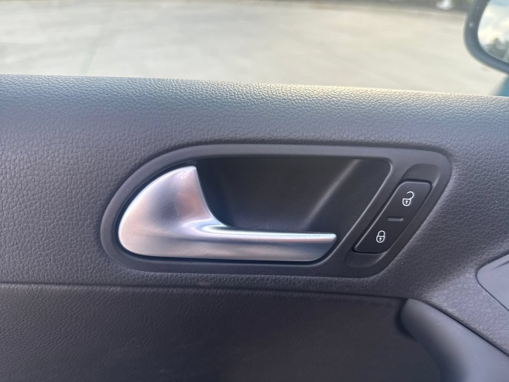 Used 2017 Volkswagen Tiguan S FWD image 16