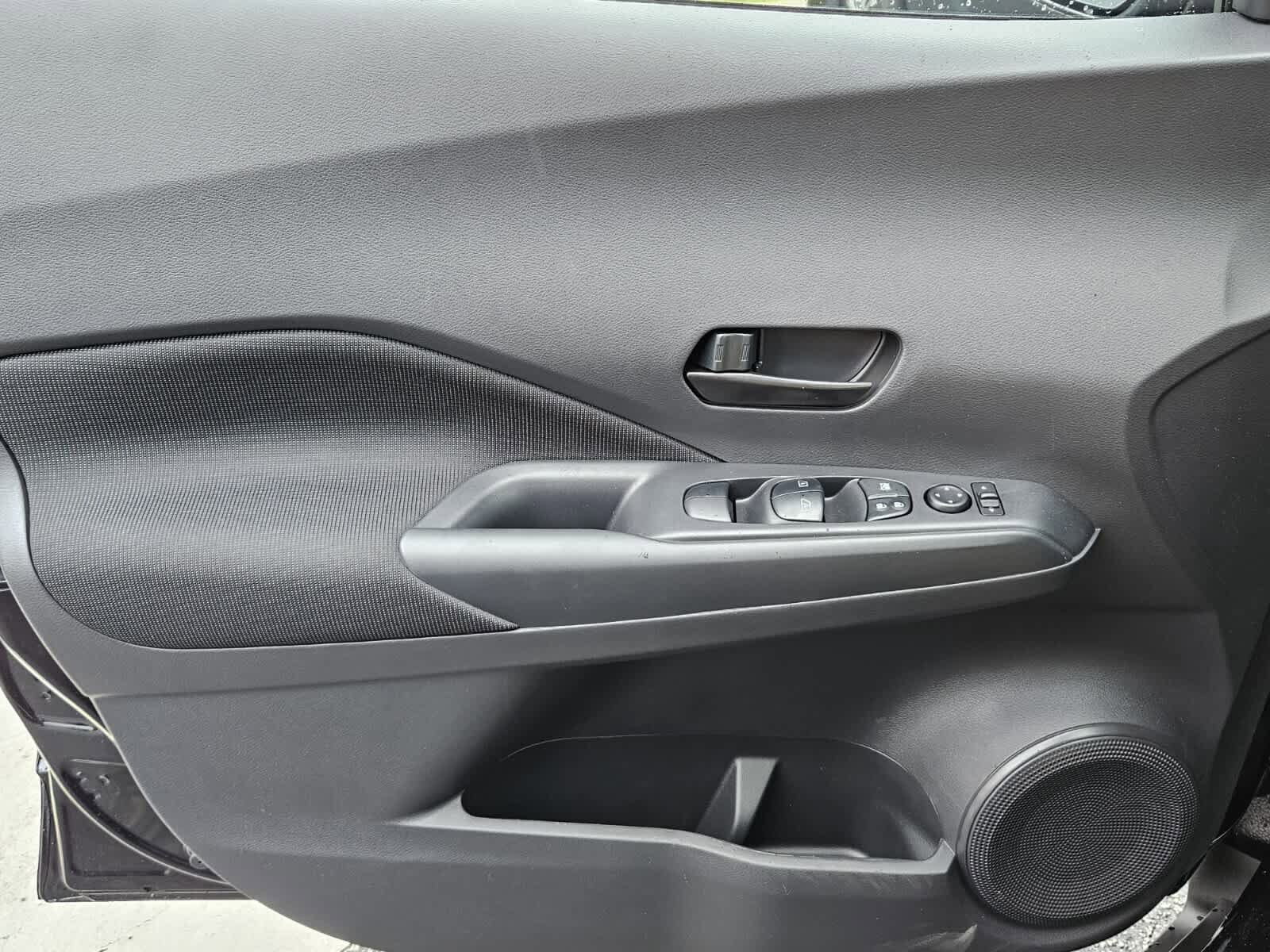 New 2025 Nissan Kicks Play S image 15