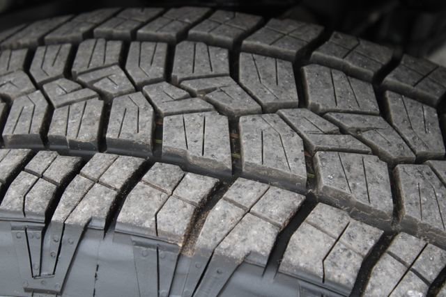 Used 2024 Nissan Titan PRO-4X w/ Pro-4x Convenience Package image 17