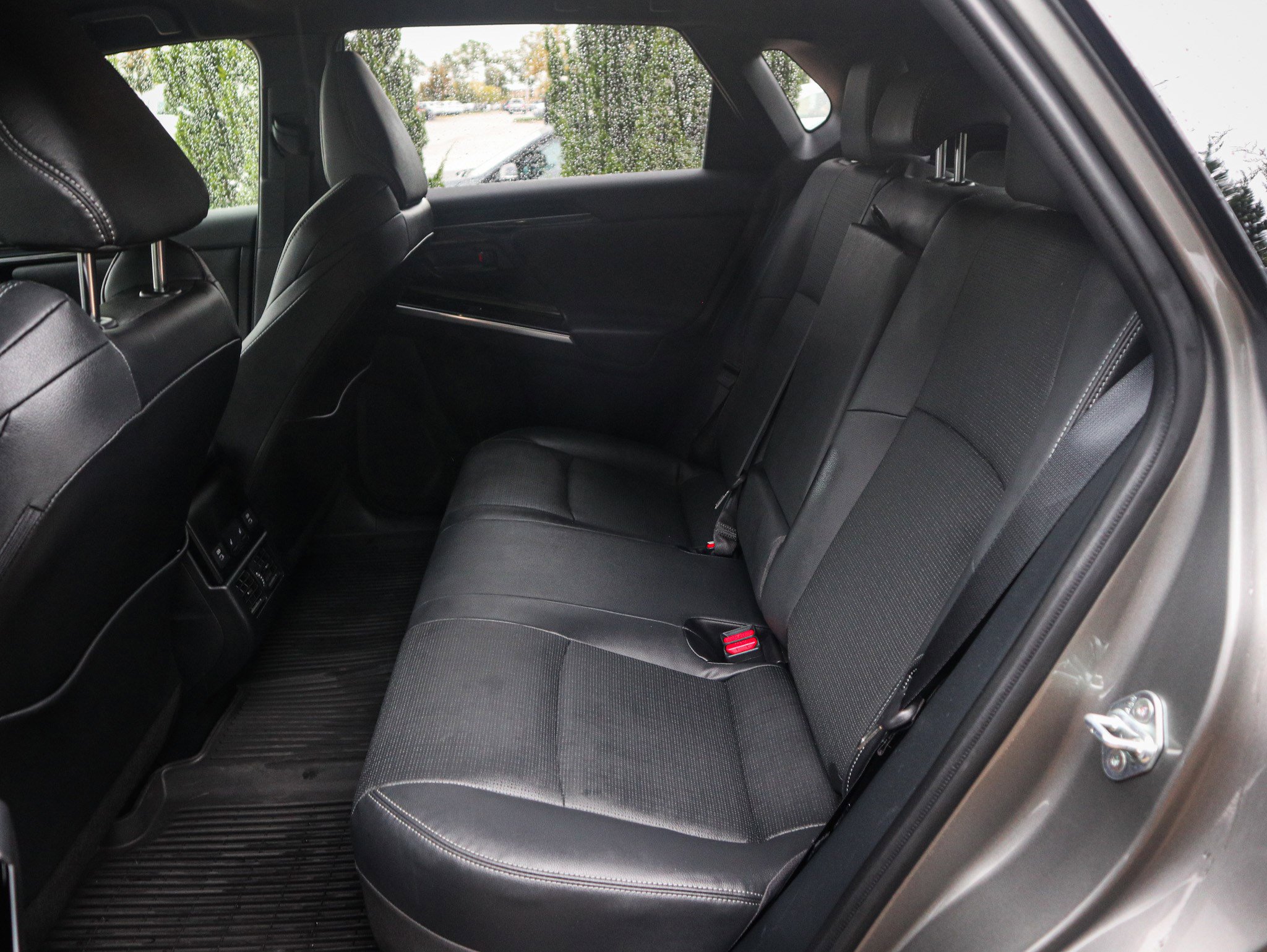 Used 2023 Subaru Solterra Limited image 29