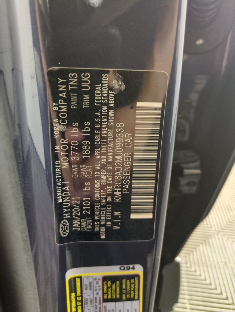 Used 2021 Hyundai Venue FWD image 31