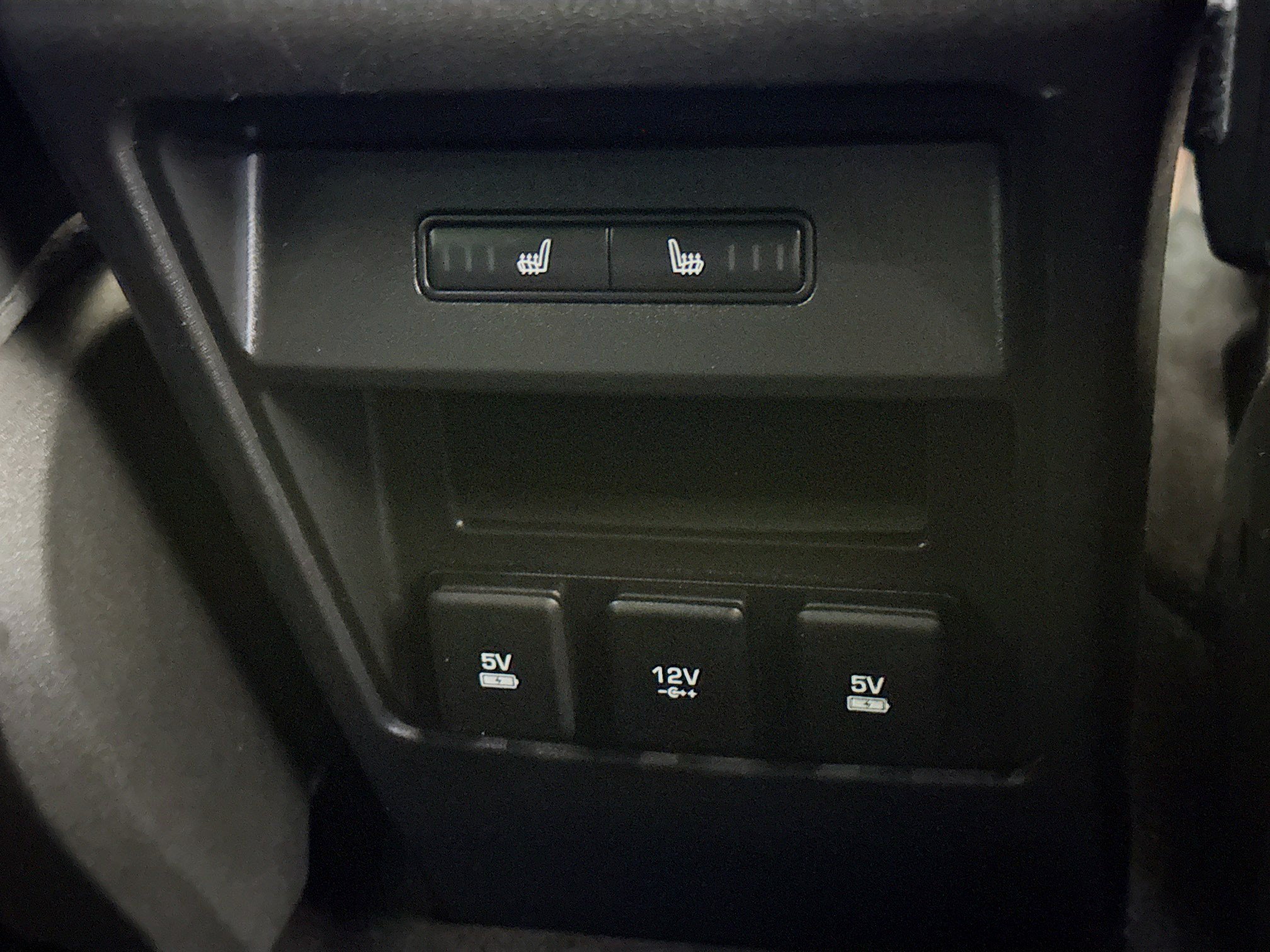 Used 2019 Land Rover Discovery Sport HSE AWD/4WD image 41
