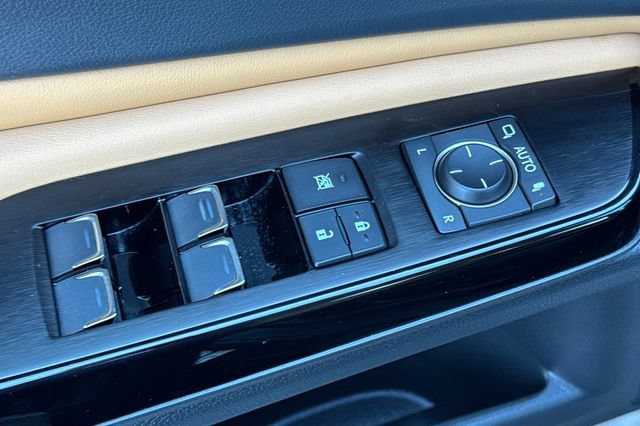 Used 2023 Lexus ES 250 w/ Premium Package AWD/4WD image 12