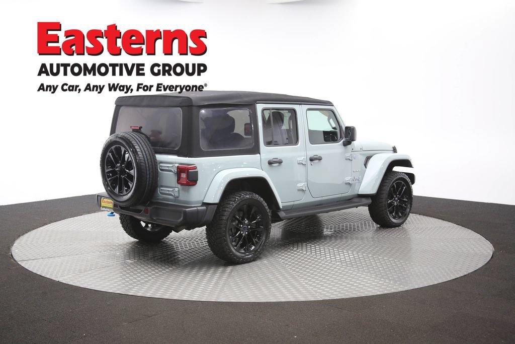 Used 2024 Jeep Wrangler Unlimited Sahara w/ Technology Group AWD/4WD image 43