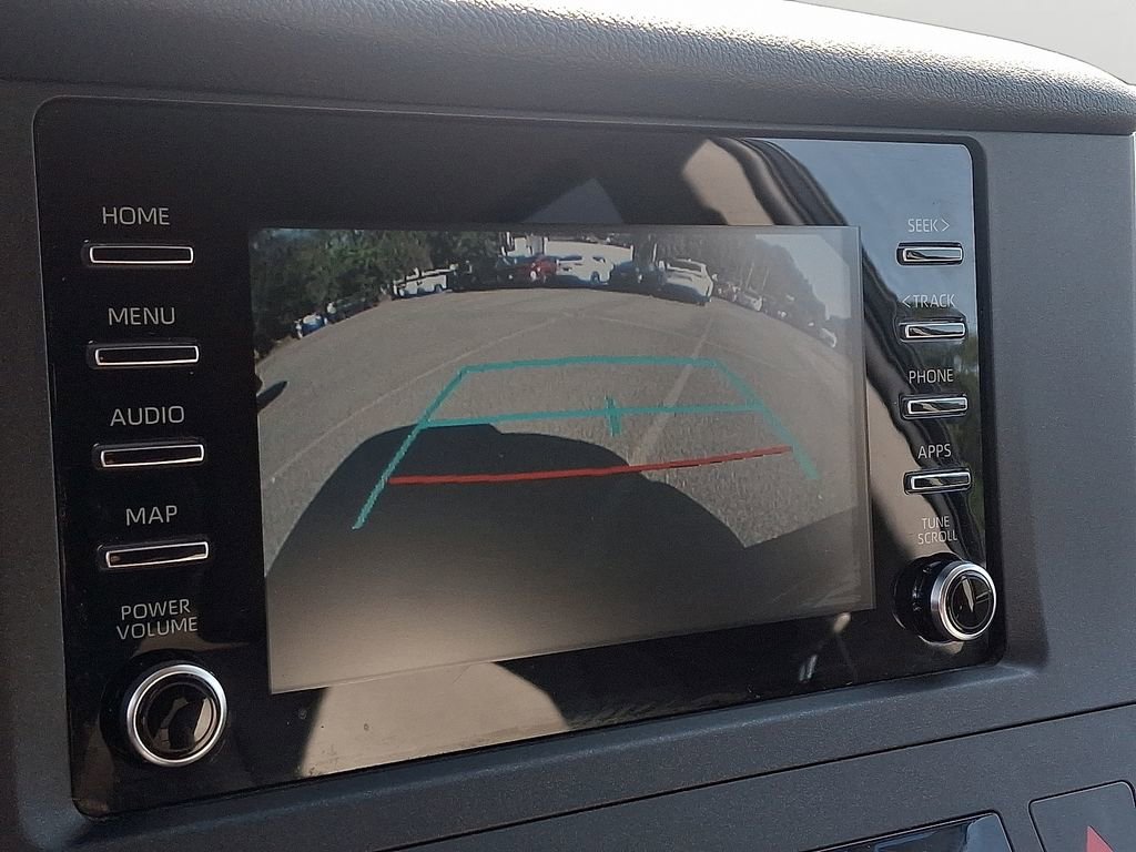 Used 2020 Toyota Sienna L image 16