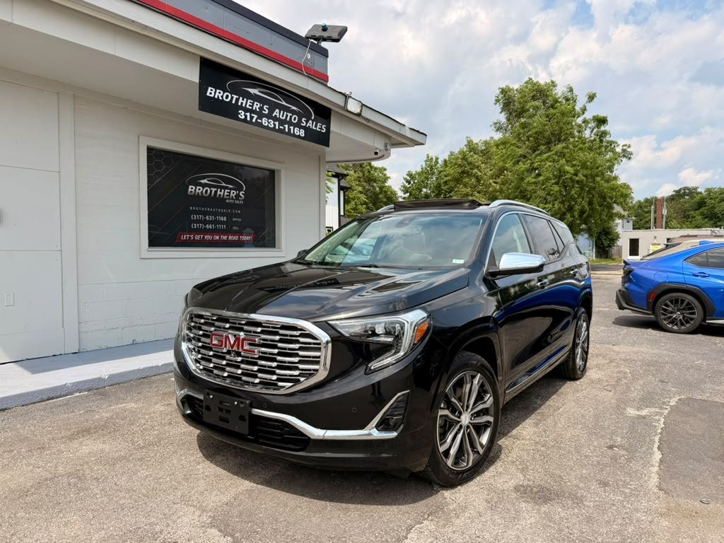 Used 2019 GMC Terrain Denali w/ Advanced Safety Package FWD image 2