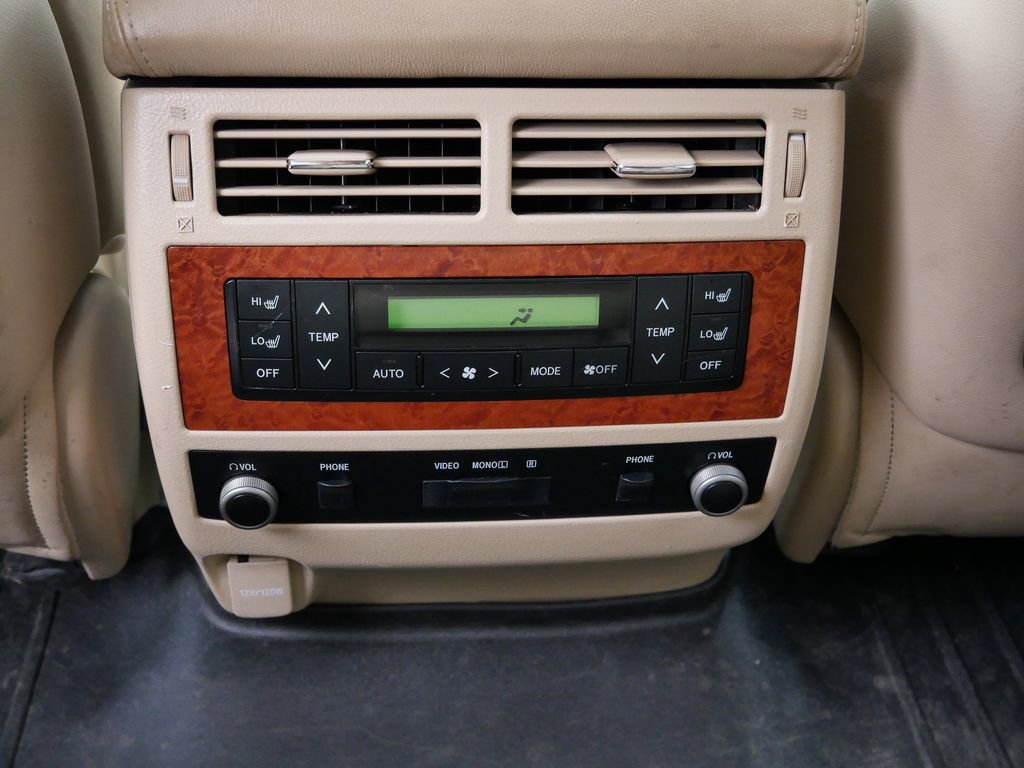 Used 2015 Toyota Land Cruiser image 46