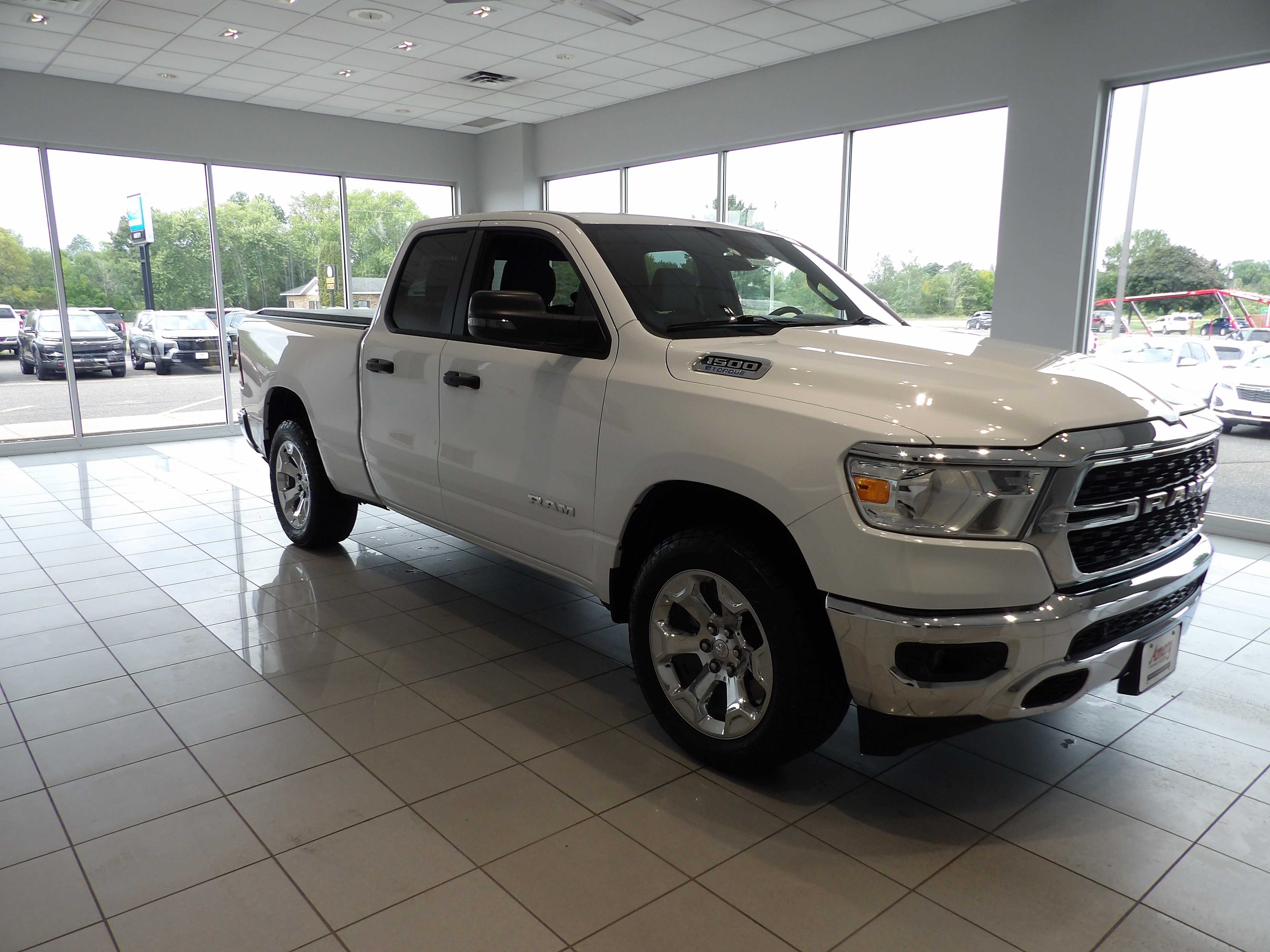 Used 2024 RAM 1500 Big Horn AWD/4WD image 3