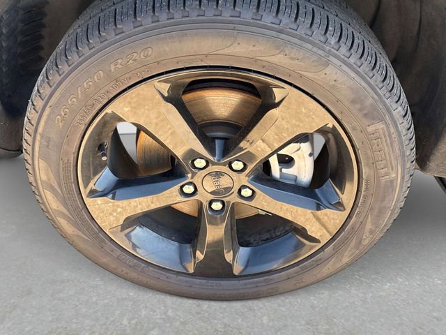 Used 2024 Jeep Grand Cherokee L Limited w/ Black Appearance Package image 11