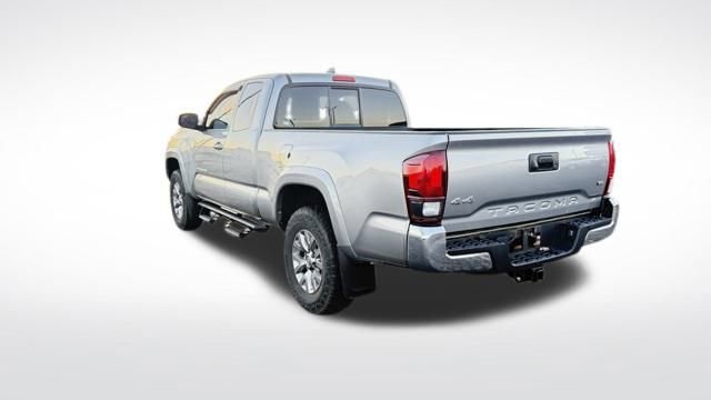 Used 2018 Toyota Tacoma SR5 image 9
