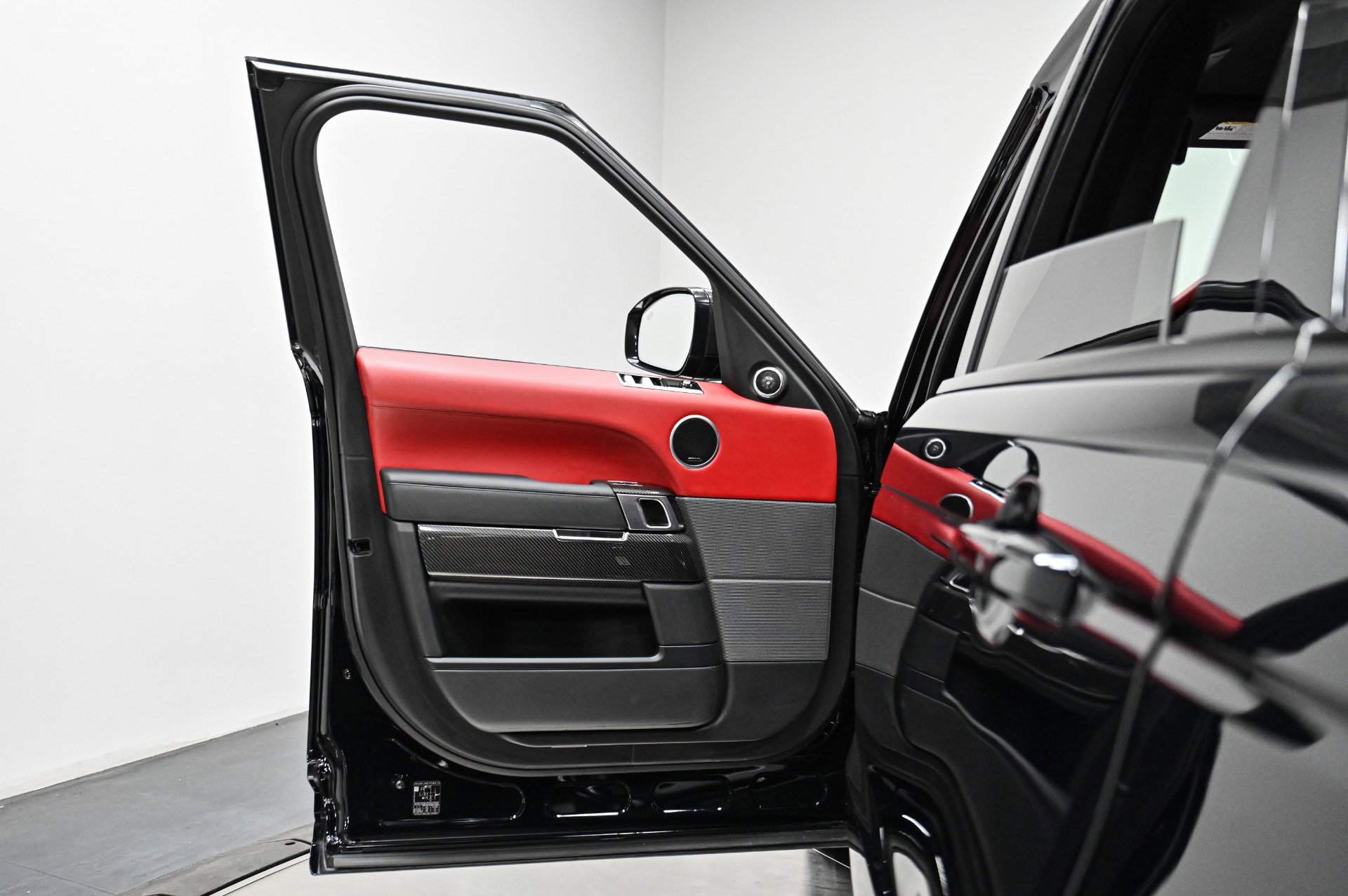 Used 2022 Land Rover Range Rover Sport SVR Carbon Edition image 25