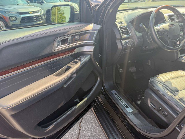 Used 2017 Ford Explorer Platinum AWD/4WD image 16