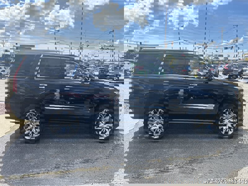 Used 2017 Cadillac Escalade Premium Luxury image 7
