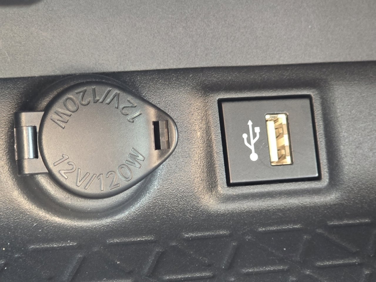 Used 2024 Toyota RAV4 LE image 8