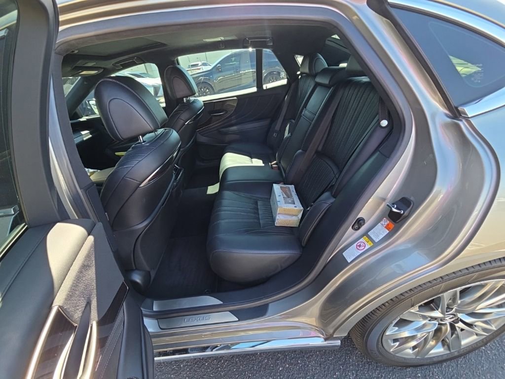 Used 2018 Lexus LS 500 w/ Interior Upgrade Package RWD image 9