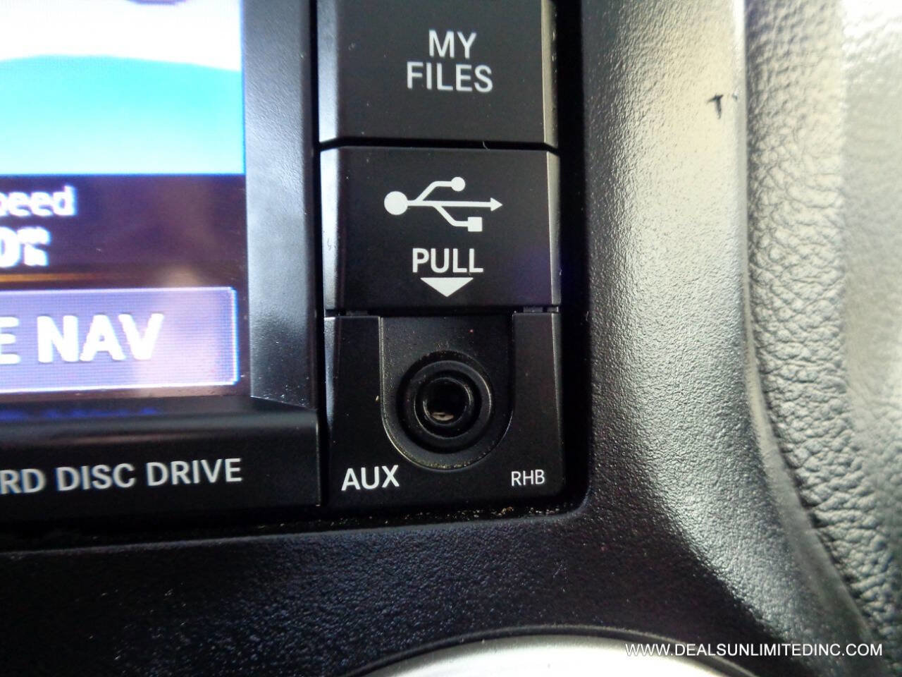 Used 2018 Jeep Wrangler Unlimited Sahara image 12