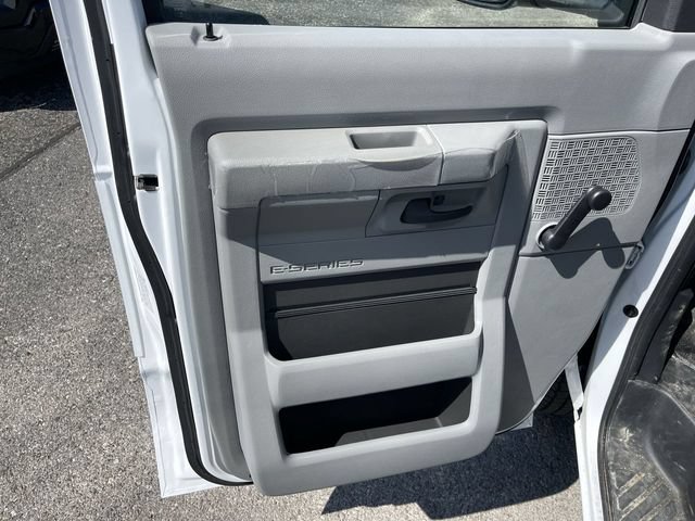 Used 2026 Ford E-450 and Econoline 450 Super Duty RWD image 3