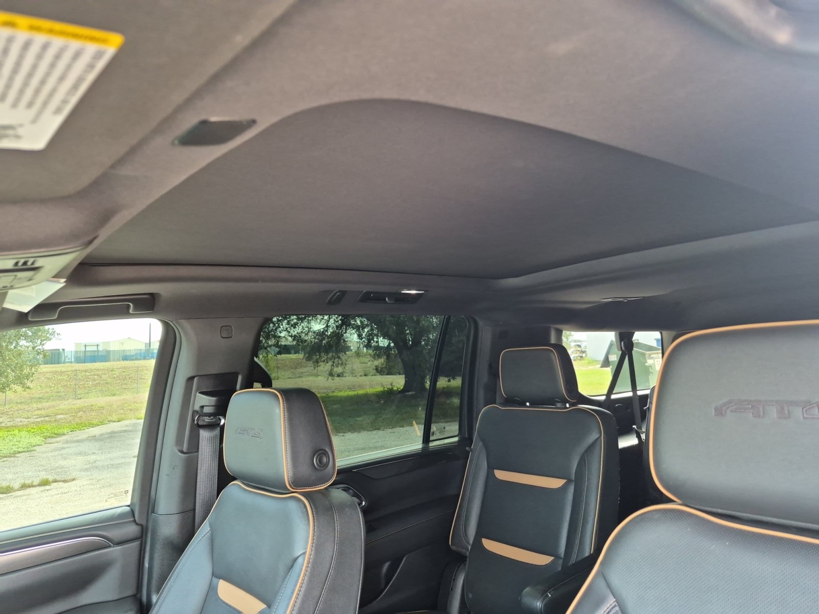 Used 2024 GMC Yukon XL AT4 w/ AT4 Premium Plus Package AWD/4WD image 18