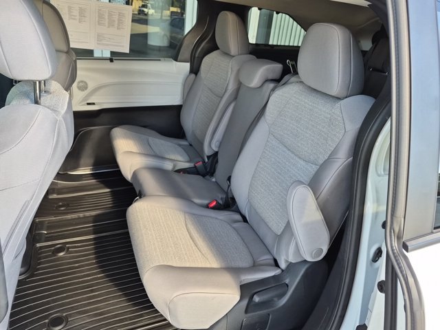 Certified 2026 Toyota Sienna LE FWD image 14