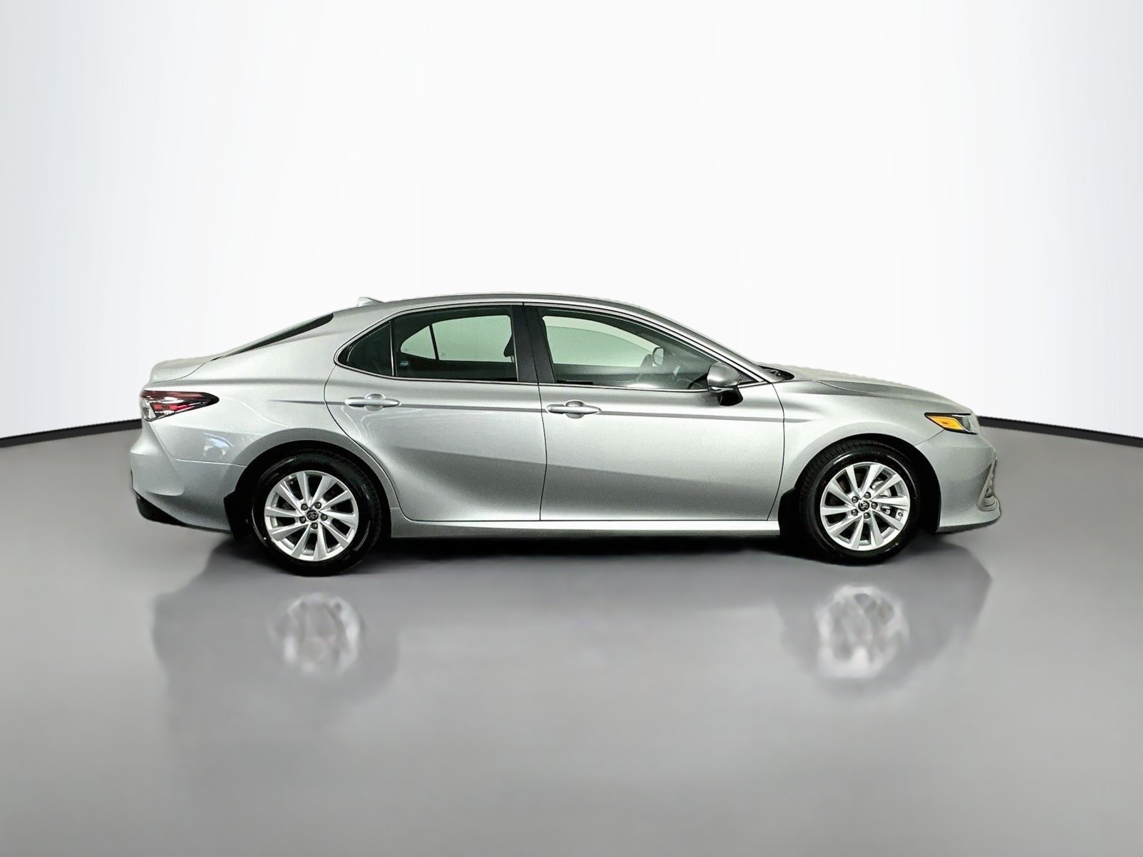 Used 2021 Toyota Camry LE w/ Convenience Package FWD image 9