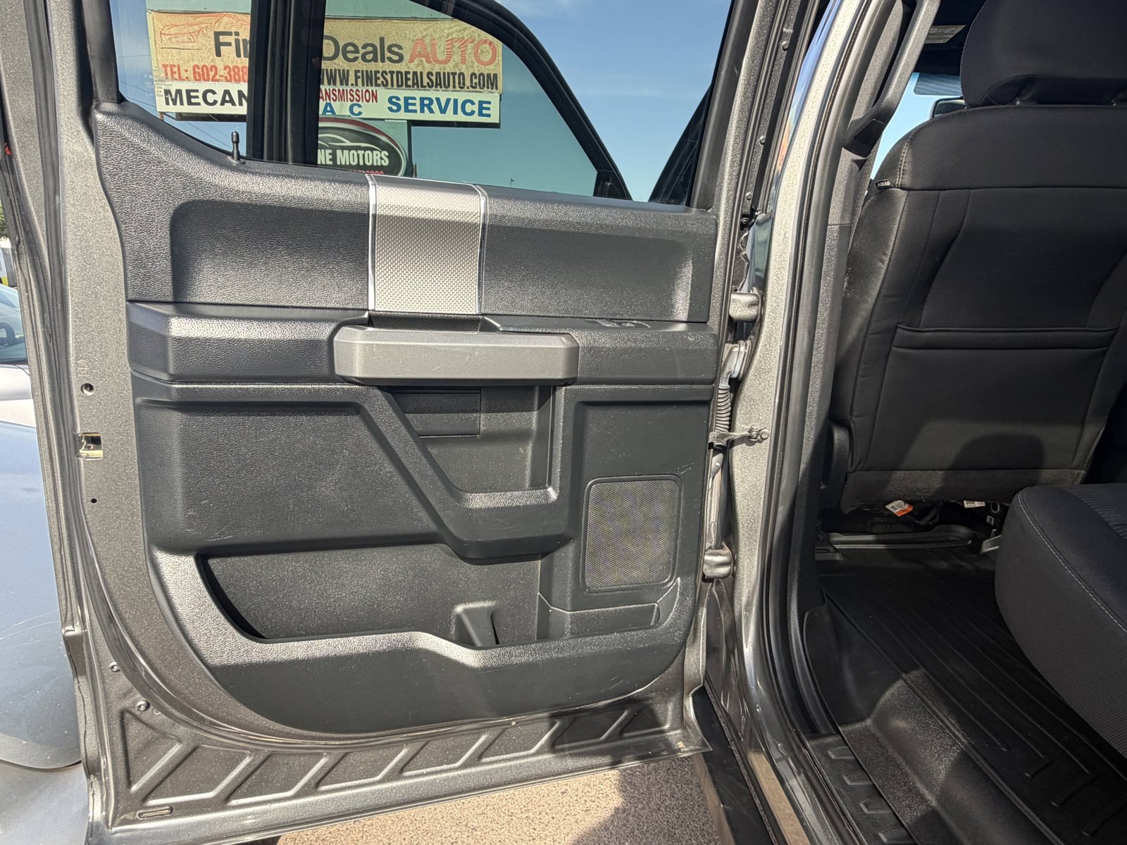 Used 2016 Ford F150 XLT w/ Equipment Group 302A Luxury RWD image 13