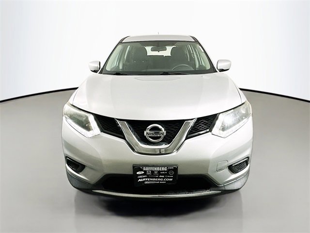 Used 2016 Nissan Rogue S image 2