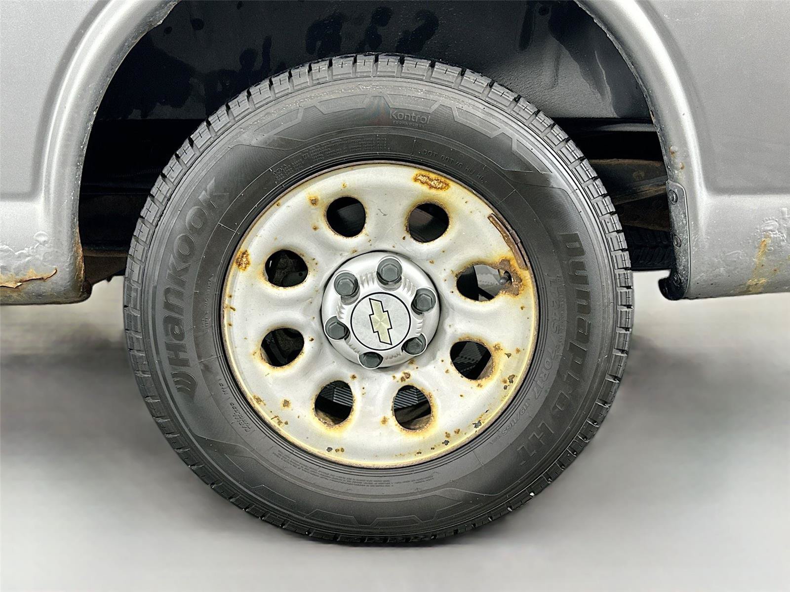 Used 2012 Chevrolet Express 1500 RWD image 25