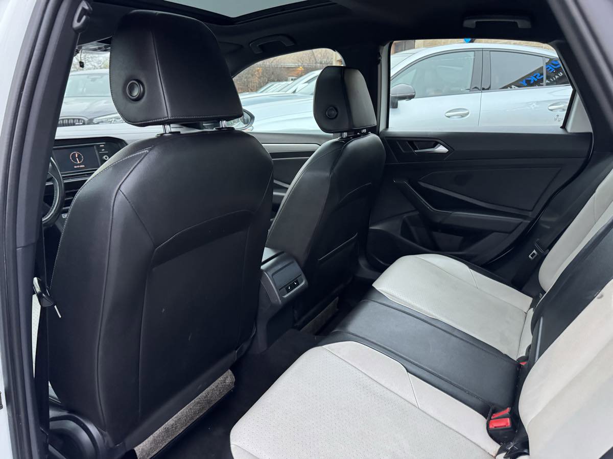 Used 2019 Volkswagen Jetta R-Line w/ R-Line Cold Weather Package FWD image 39